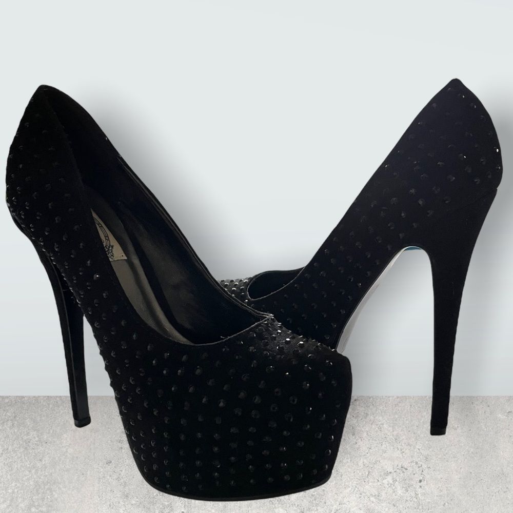 High heel, 1 3/4” Plataform Comfort width Shoes. Size 7